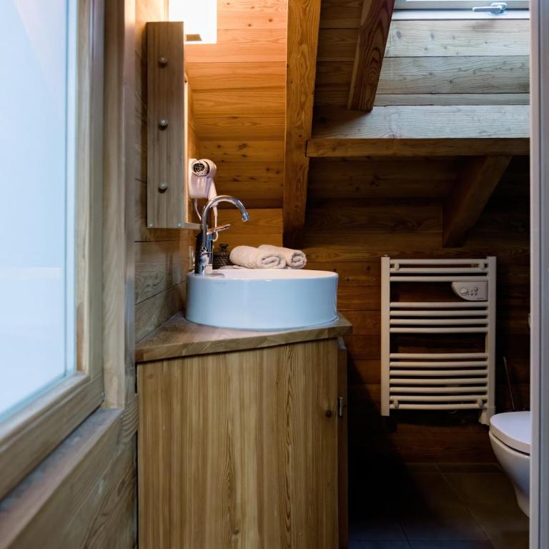 CHALET EVEREST Les CHALETS D'HINOUKA SERRE CHEVALIER-CHANTEMERLE 200 m des pistes - Chalet 3 Chambres - 22