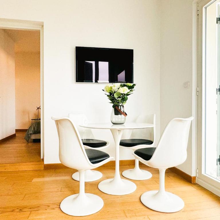 Brera Elegant 5th Floor Flat with Balcony - Appartamento con 1 Camera da Letto - 10