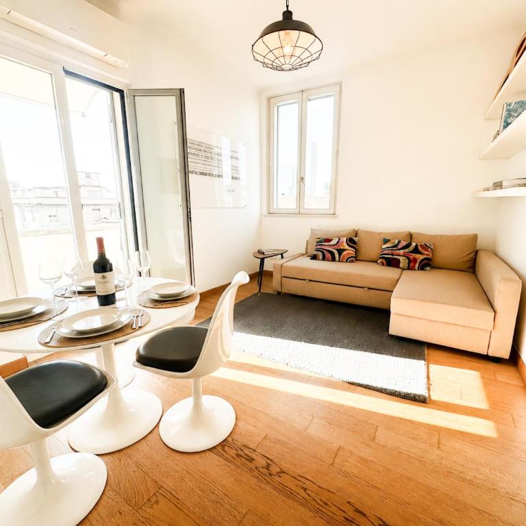Brera Elegant 5th Floor Flat with Balcony - Appartamento con 1 Camera da Letto - 12