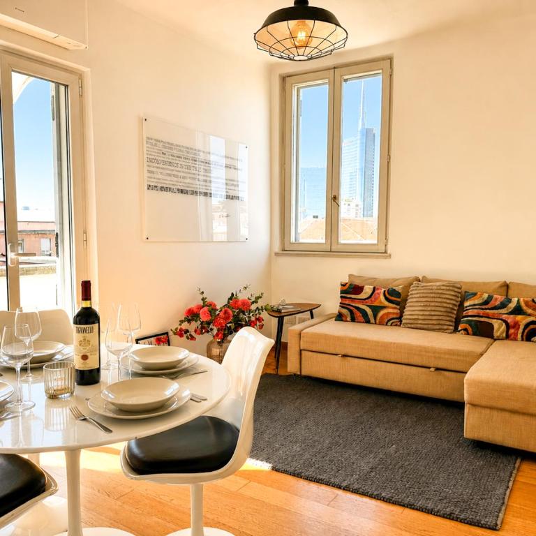 Brera Elegant 5th Floor Flat with Balcony - Appartamento con 1 Camera da Letto - 1