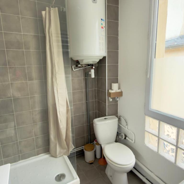 Easy Access to Central Paris - 5 min Metro Line 7, La Vilette Park nearby - Deluxe Apartment mit 1 Schlafzimmer - 12
