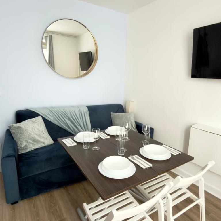 Easy Access to Central Paris - 5 min Metro Line 7, La Vilette Park nearby - Deluxe Apartment mit 1 Schlafzimmer - 15