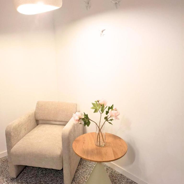 Eva Urban Rooms Centro Lecco - Camera Superior Doppia con Letti Singoli - 2