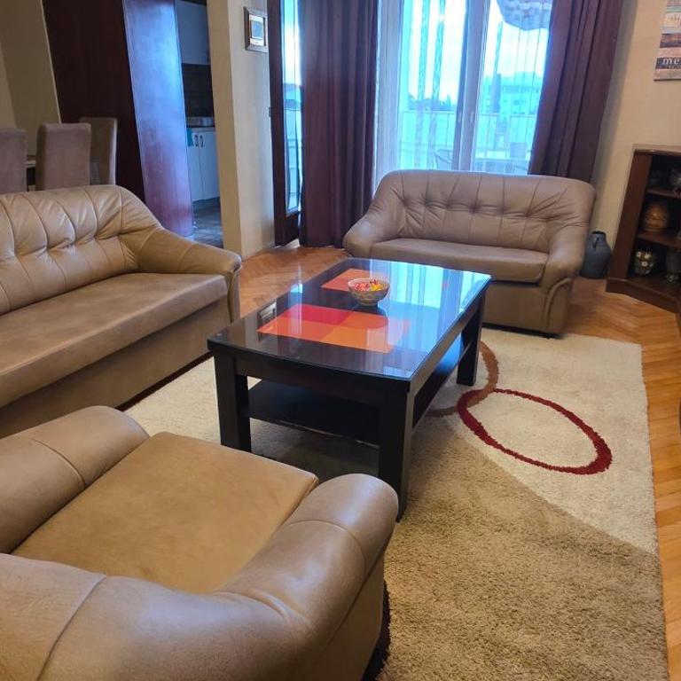 Bar Central Point - 2BR Apartment - Two-Bedroom Apartment - 4