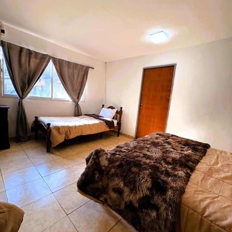 EDELWEISS, Casa Quinta en Monte Grande, Buenos Aires, EZEIZA AIRPORT, GARDEN, SWIMMING POOL - Habitación cuádruple - 11