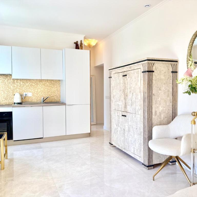 Monaco 2bdr luxury apartment, private garden&pool - Appartement 2 Chambres - Vue sur Mer - 24