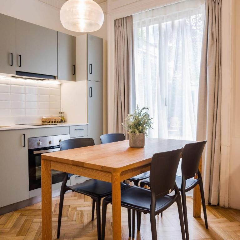 Bellavista Buzz Stylish 1BR Haven Just Steps from the Metro - Studio - 22