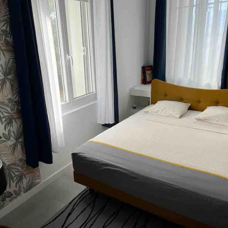 Villa avec piscine proche des grands buffets - Villa - 10