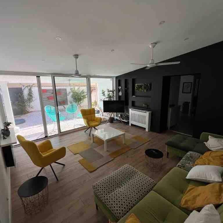 Villa avec piscine proche des grands buffets - Villa - 14