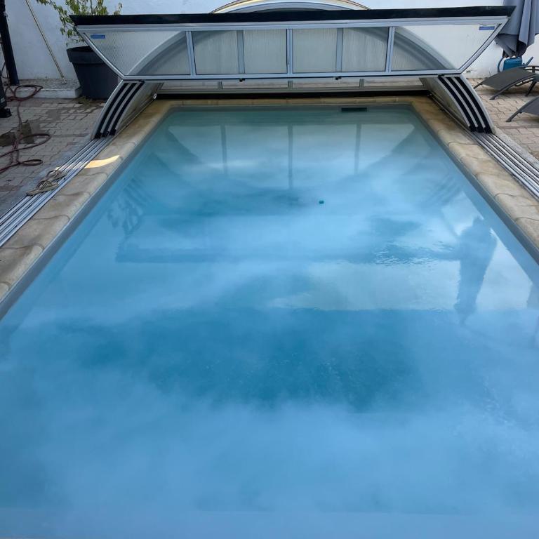 Villa avec piscine proche des grands buffets - Villa - 40