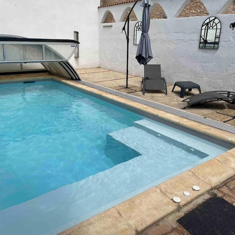 Villa avec piscine proche des grands buffets - Villa - 46