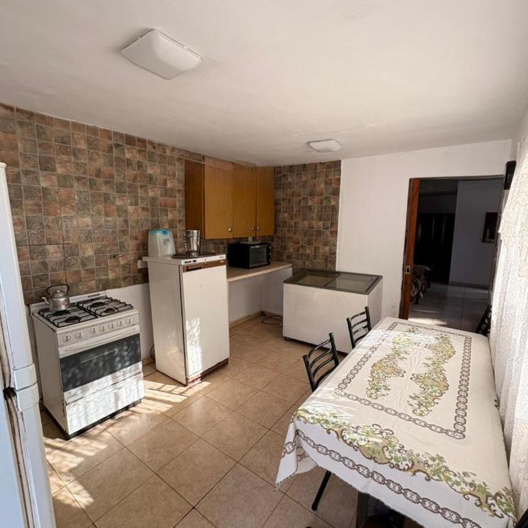 EDELWEISS, Casa Quinta en Monte Grande, Buenos Aires, EZEIZA AIRPORT, GARDEN, SWIMMING POOL - Habitación cuádruple - 3