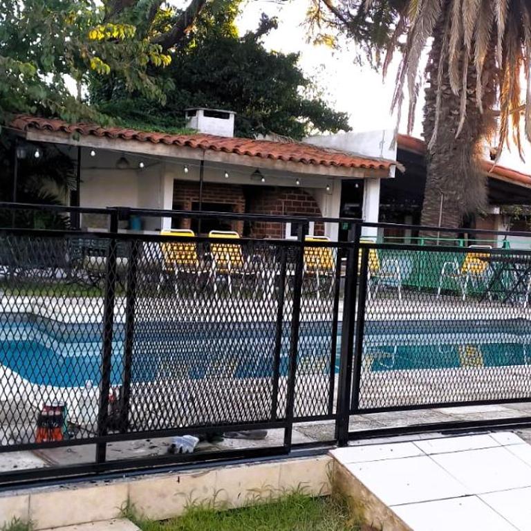 EDELWEISS, Casa Quinta en Monte Grande, Buenos Aires, EZEIZA AIRPORT, GARDEN, SWIMMING POOL - Habitación cuádruple - 17