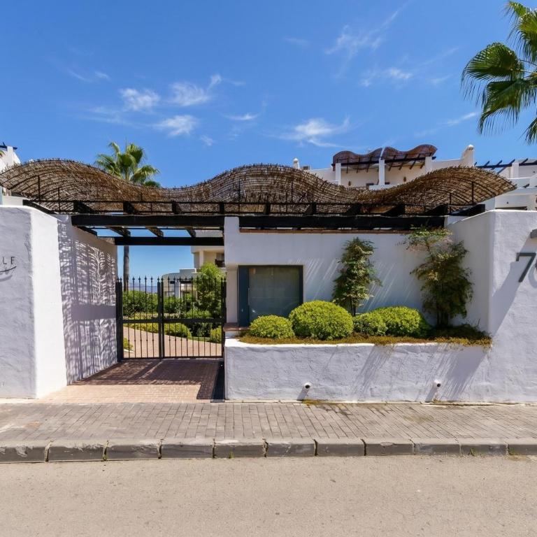 Sunset Seaview Corner With Pool - Happy Rentals - Apartamento Deluxe - 27