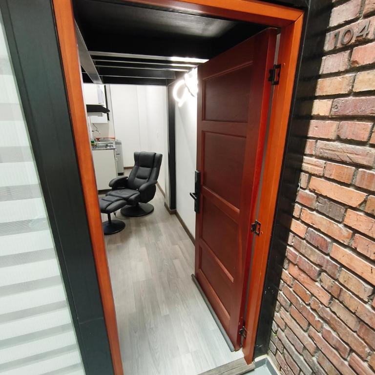 Elegantes apartaestudios cerca al estadio y movistar arena - Apartamento de 1 dormitorio - 3