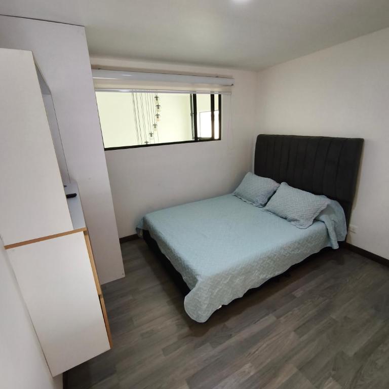 Elegantes apartaestudios cerca al estadio y movistar arena - Apartamento de 1 dormitorio - 3