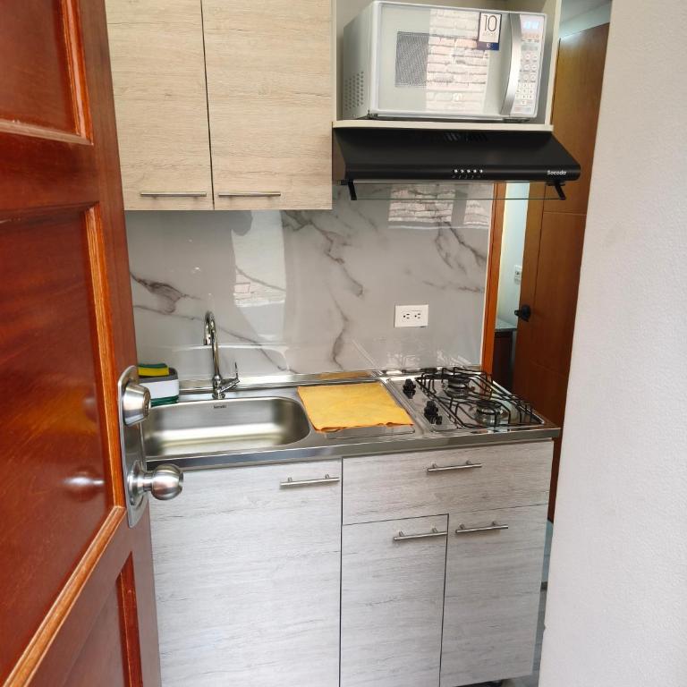 Elegantes apartaestudios cerca al estadio y movistar arena - Apartamento de 1 dormitorio - 8