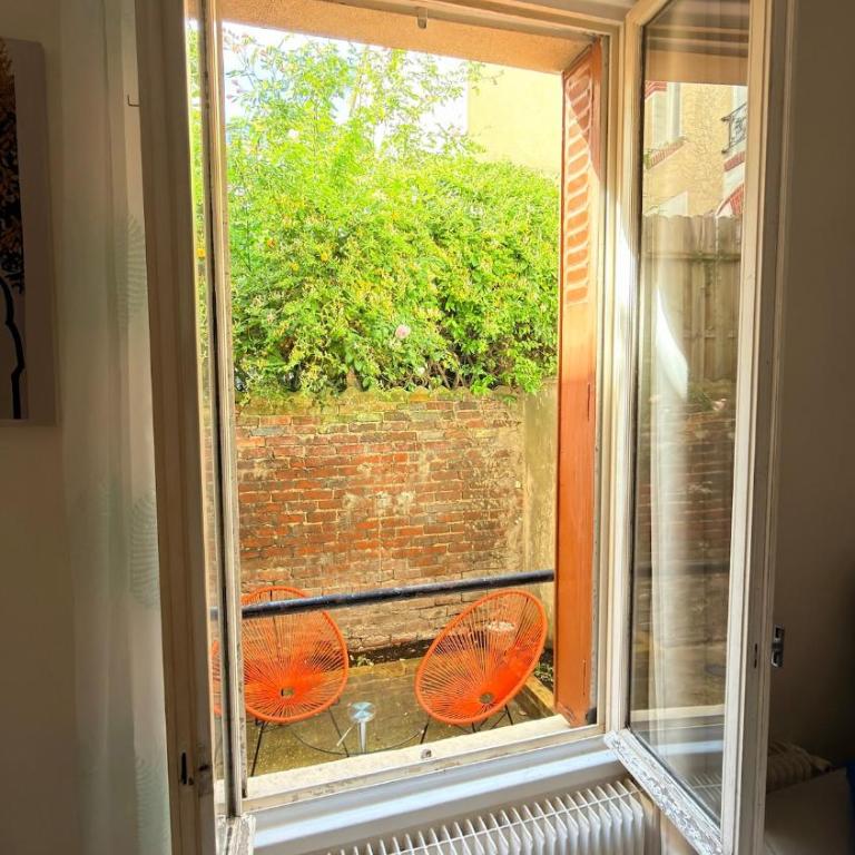 Cozy Studio Near Paris with Terrace, 10 min to Metro - Standard Studio - 16