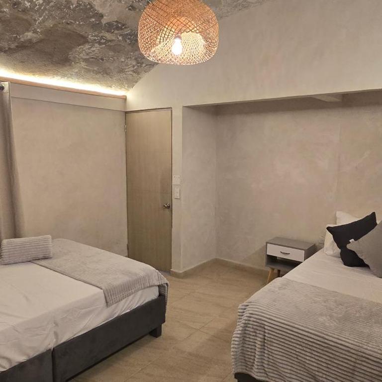 Agena Cabrero - Habitación Cuádruple Superior - 6