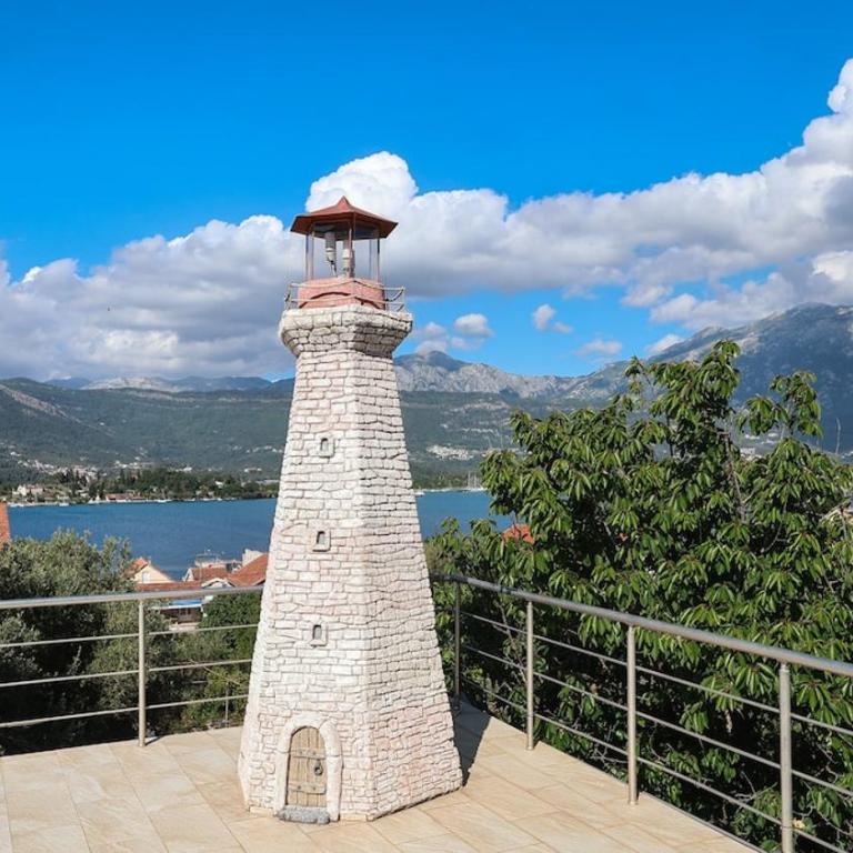 Lighthouse Residence Tivat - Obala Đuraševića - Apartman sa 2 Spavaće Sobe, Balkonom i Pogledom na More - 1