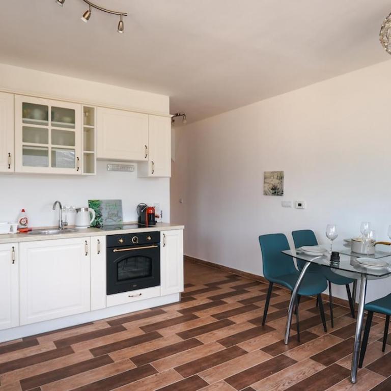 Lighthouse Residence Tivat - Obala Đuraševića - Apartman sa 2 Spavaće Sobe, Balkonom i Pogledom na More - 14