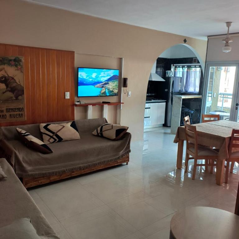 Depto Güemes y la costa - Two-Bedroom Apartment - 11