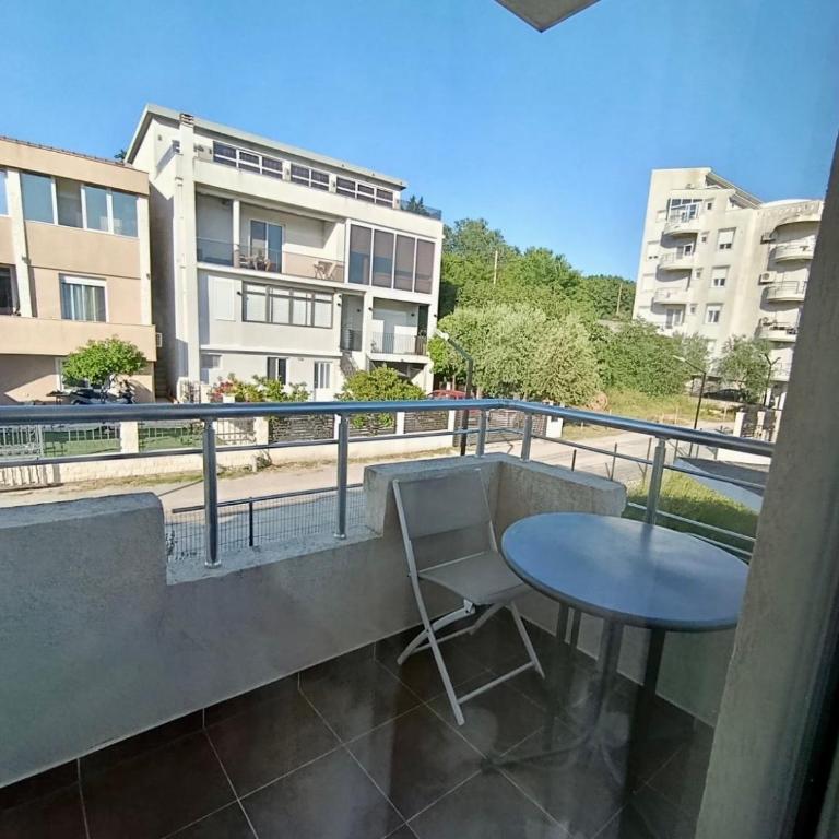 Green Retreat - Two-Bedroom Apartment with Balcony - 13