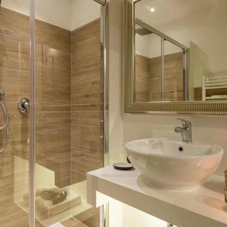 Aruna Suites - One-Bedroom Apartment with Garden - 12