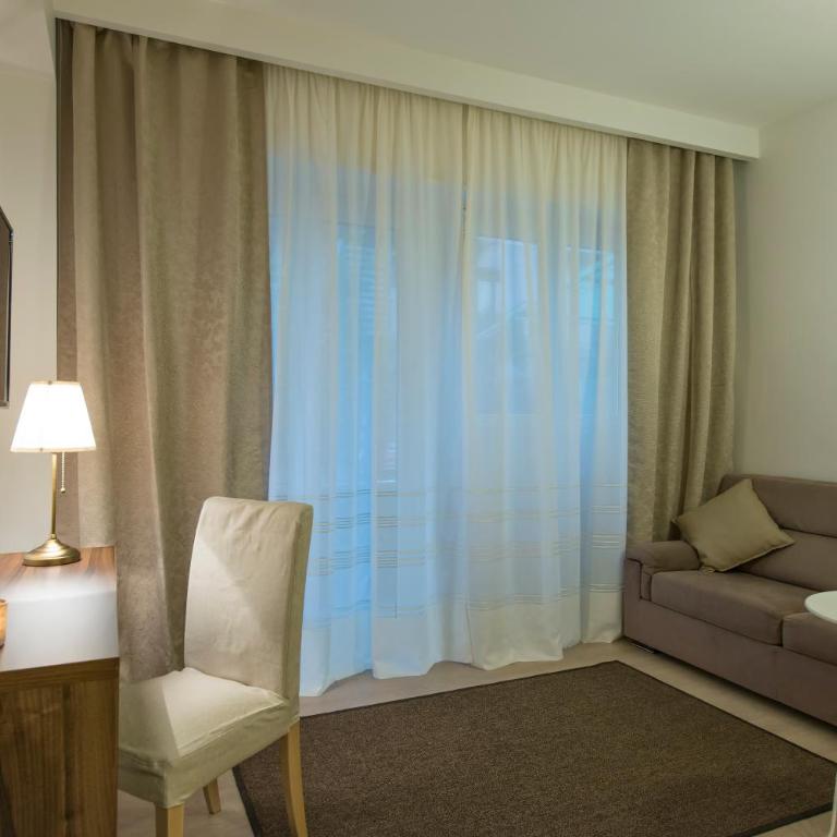 Aruna Suites - One-Bedroom Apartment with Garden - 8