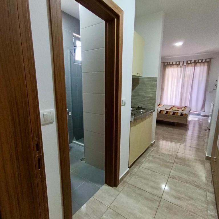 Green Retreat - Two-Bedroom Apartment with Balcony - 4