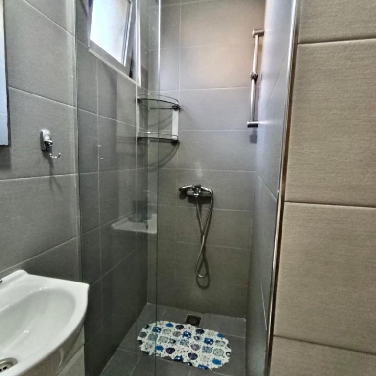 Green Retreat - Two-Bedroom Apartment with Balcony - 6