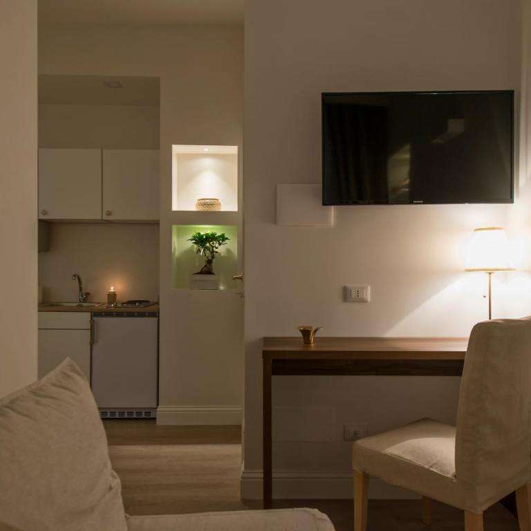 Aruna Suites - One-Bedroom Apartment - 9