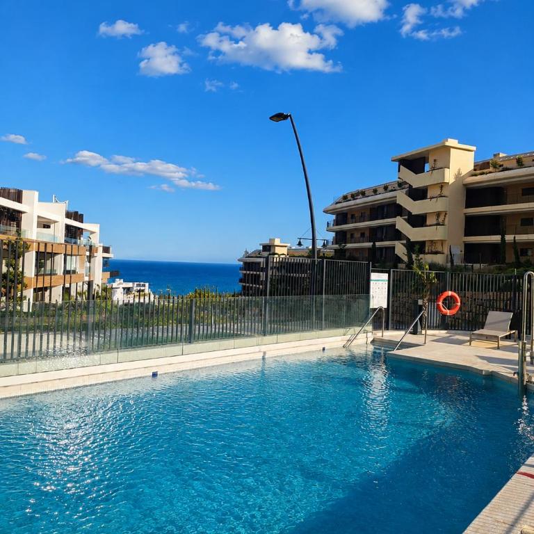 Luxury Apartment with Pool, Sea View & Terrace in Lomas del Higuerón - Apartamento de 3 dormitorios - 2