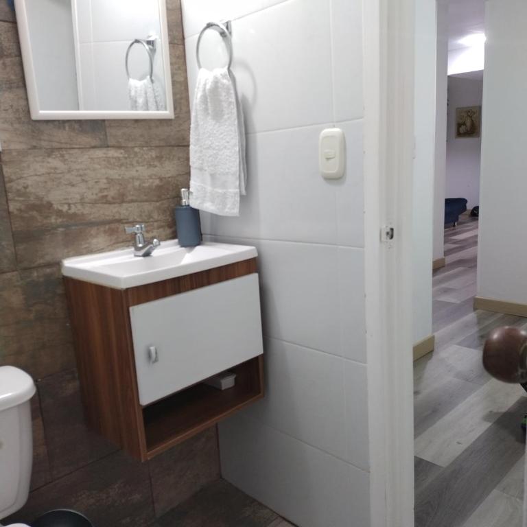 Hermoso Apartamento Recién Remodelado Con La Mejor Ubicación - Apartamento de 1 dormitorio - 6