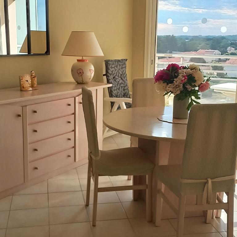 Agréable appartement pour 6 pers, balcon à 50m de la mer - FR-1-323-308 - Appartement - 14