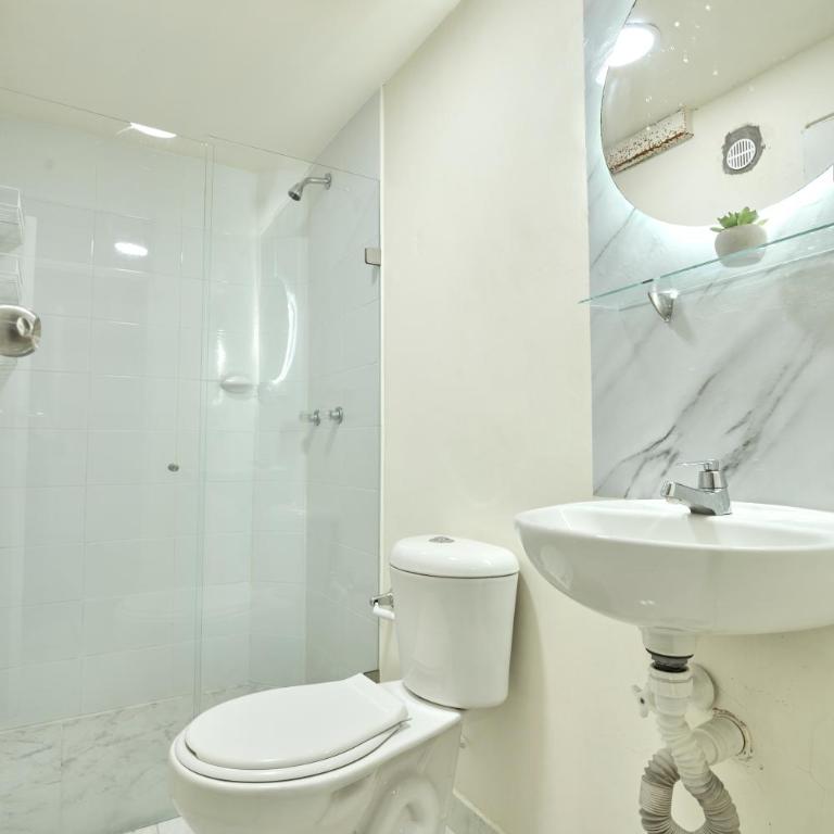 El Poblado Room #2 with Private Bathroom in Shared Apartment - Apartamento de 1 dormitorio - 5