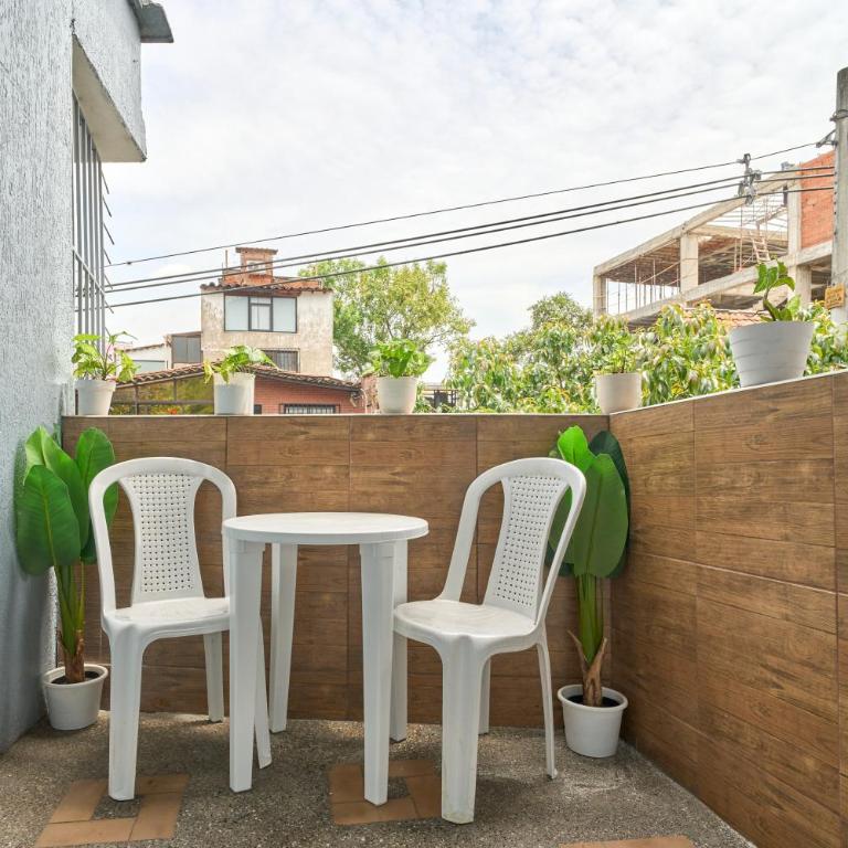 El Poblado Room #3 with Private Bathroom in Shared Apartment - Apartamento de 1 dormitorio - 5