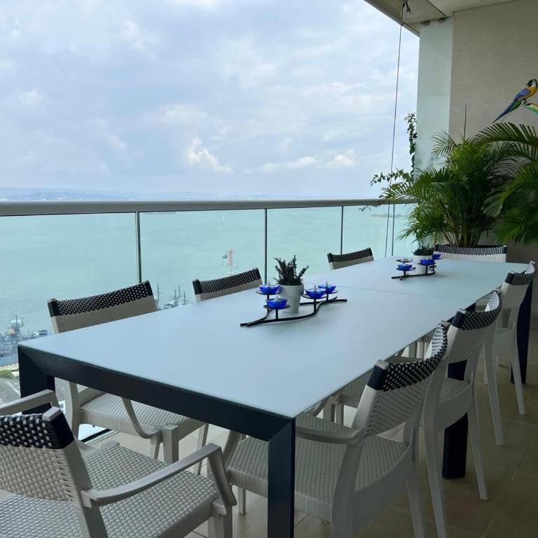 Elegante apartamento en bocagrande - Two-Bedroom Apartment - 8