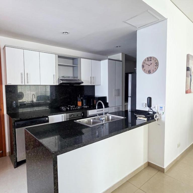 Modern 2BR with Ocean View Walk to Beach 16th Floor Bocagrande Cartagena - Two-Bedroom Apartment - 5
