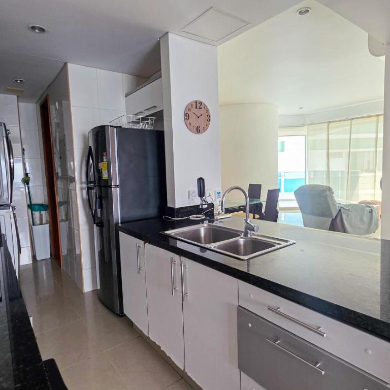 Modern 2BR with Ocean View Walk to Beach 16th Floor Bocagrande Cartagena - Two-Bedroom Apartment - 11