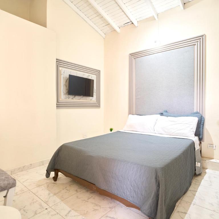 El Poblado Room #4 with Private Bathroom in Shared Apartment - Apartamento de 1 dormitorio - 5