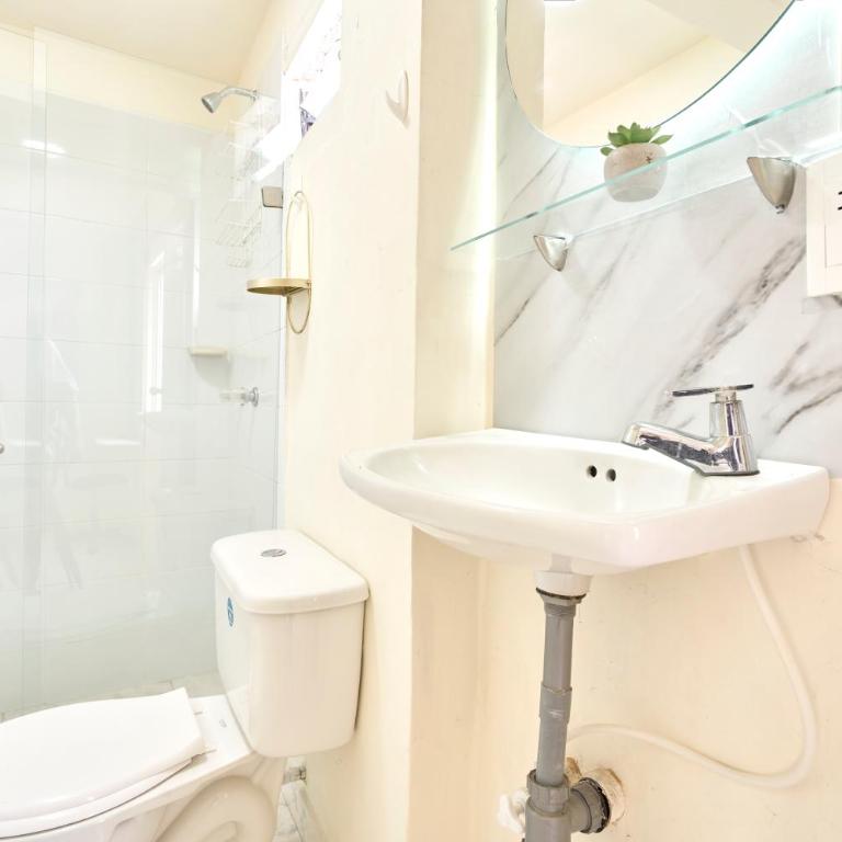 El Poblado Room #5 with Private Bathroom in Shared Apartment - Apartamento de 1 dormitorio - 7