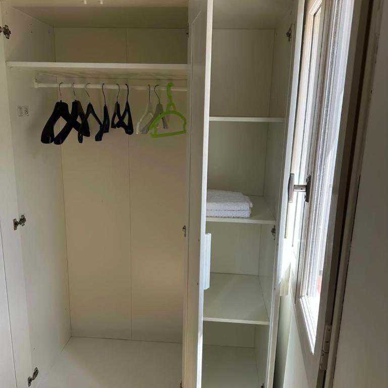 Appartement T2, 4 couchages avec Terrasse privée, tout proche de la cure thermale, centre-ville - Apartment mit 1 Schlafzimmer - 28