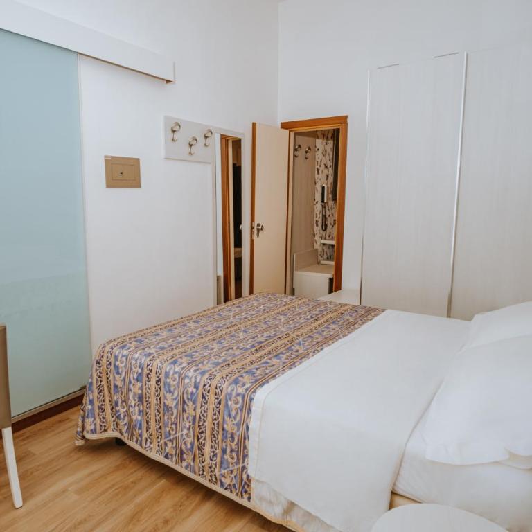 Hotel Gabriella - Camera Matrimoniale Standard - 1