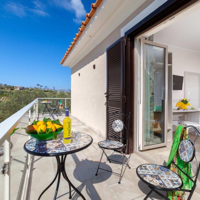 Villa Hemera - Mediterranean elegance with private jacuzzi and Capri views - Villa - 7