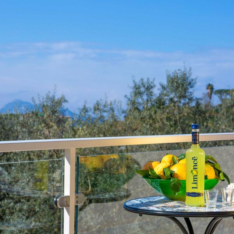 Villa Hemera - Mediterranean elegance with private jacuzzi and Capri views - Villa - 5