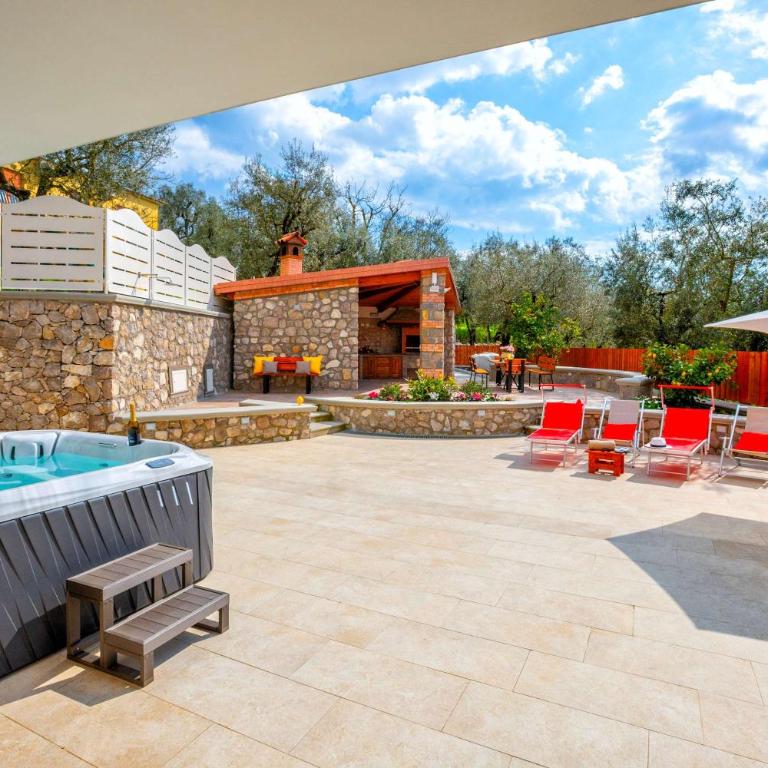 Villa Hemera - Mediterranean elegance with private jacuzzi and Capri views - Villa - 4