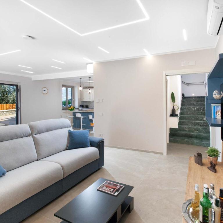 Villa Hemera - Mediterranean elegance with private jacuzzi and Capri views - Villa - 9