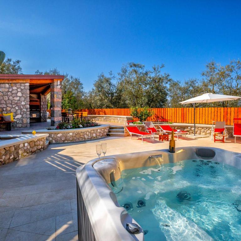 Villa Hemera - Mediterranean elegance with private jacuzzi and Capri views - Villa - 49