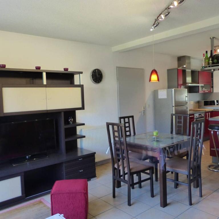 Le Brigantin, villa mitoyenne de 68m2 avec terrasse, jardinet et petit garage - Maison 2 Chambres - 5